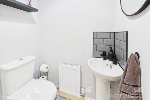 11 Pasture Gardens, Norton, Doncaster, DN6 9GH