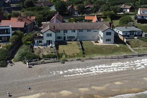 undefined, TINKERS END, Thorpeness