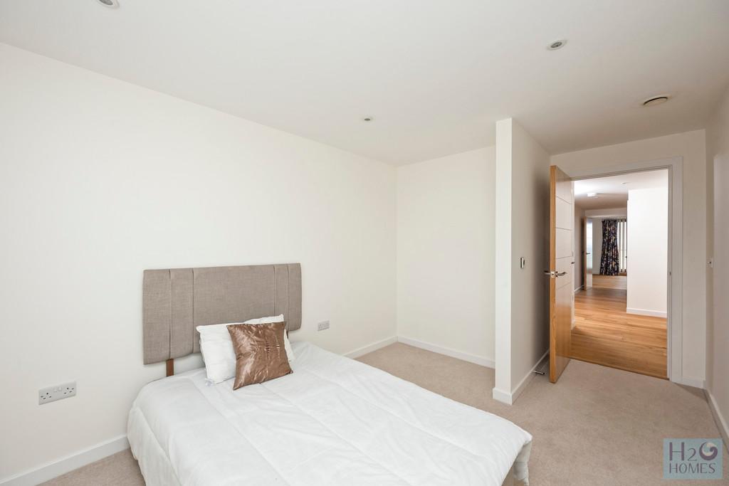 Kingsway 191, flat 5-017