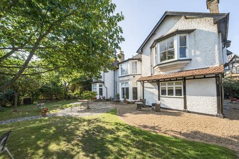 Flat 3, Westcroft Court, 59 Westcroft Road, Carshalton, SM5 2AU