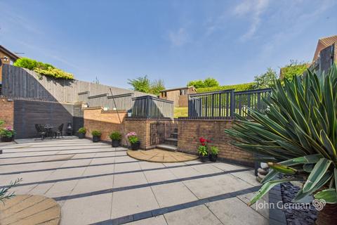 11 Robin Close, Uttoxeter, ST14 8TP