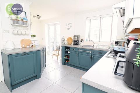 4 bedroom detached house for sale, Gileswood Crescent, Rotherham S63