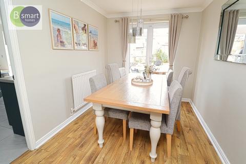 4 bedroom detached house for sale, Gileswood Crescent, Rotherham S63