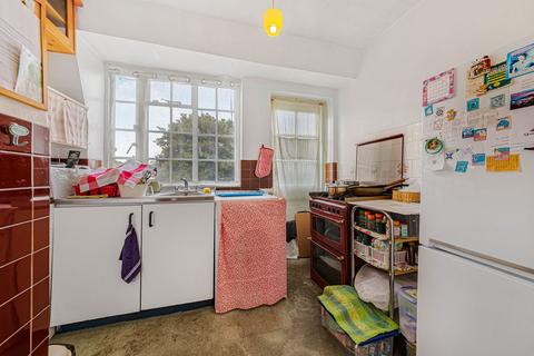 3 bedroom flat for sale, Ealing Village, London, W5