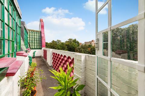 3 bedroom flat for sale, Ealing Village, London, W5