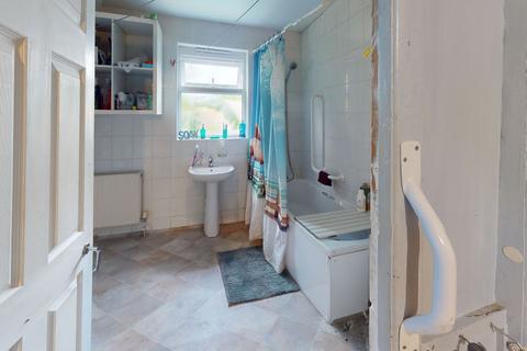 4 bedroom terraced house for sale, Broadview Road, London, SW16