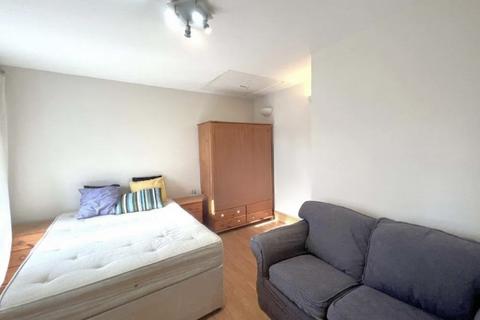 undefined, Balham, London