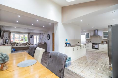 4 bedroom semi-detached house for sale, Suffolk Way, Tamworth