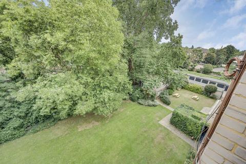 1 bedroom flat for sale, Carlton Drive, London SW15