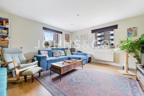3 bedroom apartment to rent, Wards Wharf Approach, London, E16
