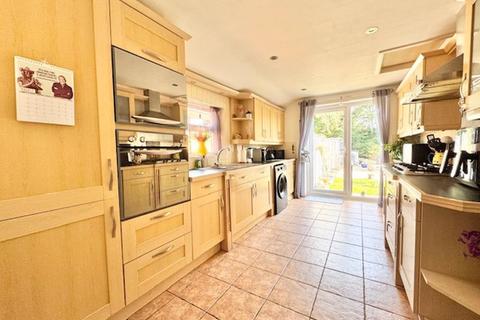 3 bedroom terraced house for sale, LITTLEFIELD LANE, GRIMSBY