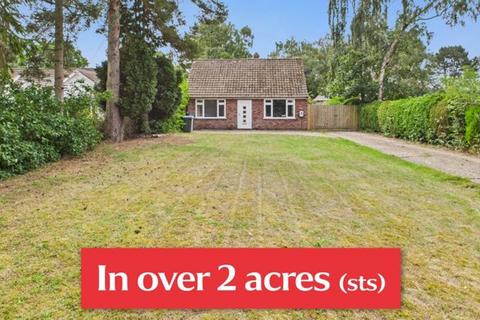 128 Horncastle Road, Woodhall Spa - IN OVER 2 ACRES (sts)