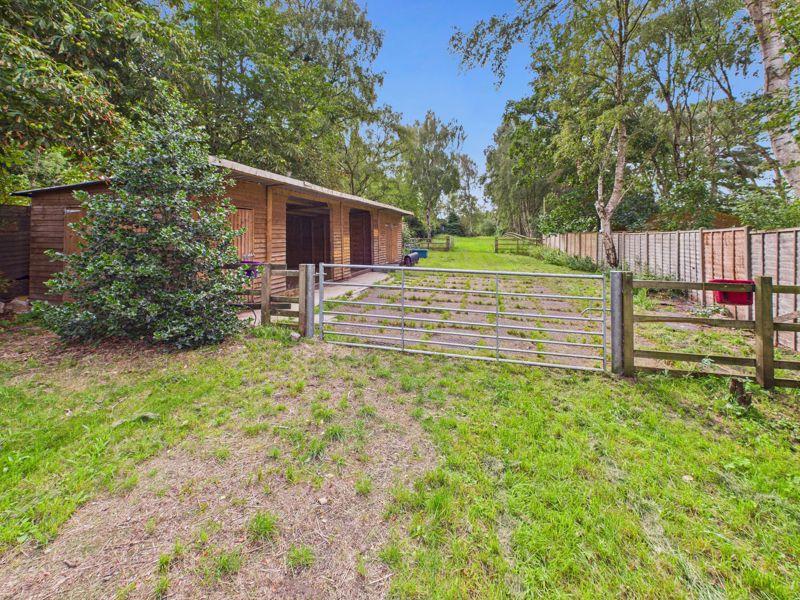 Stable Block &amp; Land