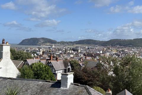 undefined, Cwlach Street, Llandudno