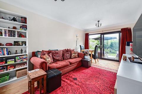 13 Amport Close, Lychpit, Basingstoke, RG24 8UU