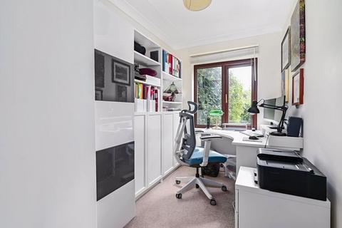 13 Amport Close, Lychpit, Basingstoke, RG24 8UU