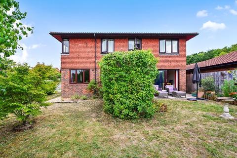 13 Amport Close, Lychpit, Basingstoke, RG24 8UU