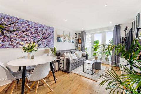 2 bedroom apartment for sale, Seven Kings Way, Kingston Upon Thames KT2 5BU