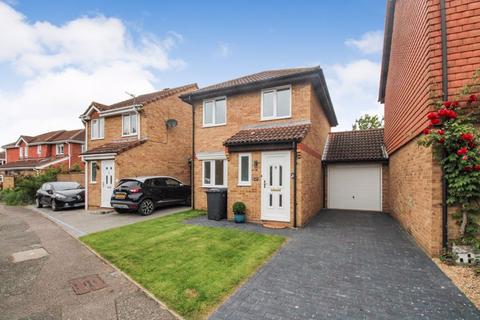 3 bedroom detached house for sale, Caernarvon Road, St. Neots PE19