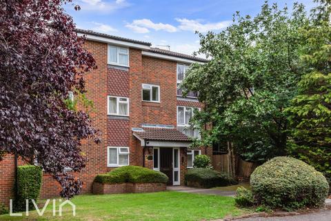 32 Fleetwood Close, Croydon, CR0 5HD