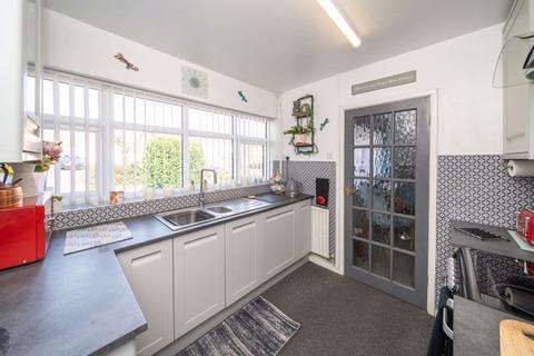 20 Barton Lane, Kingswinford, DY6 9EY