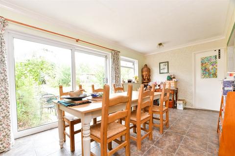 46 Felbridge Close, East Grinstead, RH19 2BN