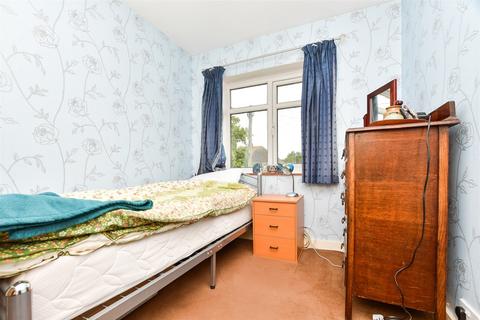 46 Felbridge Close, East Grinstead, RH19 2BN