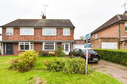 46 Felbridge Close, East Grinstead, RH19 2BN