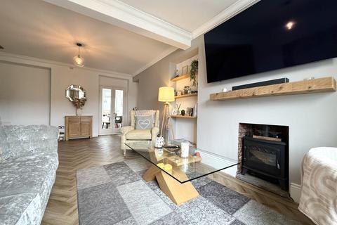 34 The Triangle, Mountain Ash, CF45 4BA