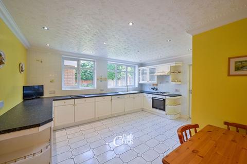 4 bedroom detached house for sale, New Penkridge Road, Cannock WS11
