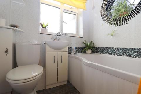 3 bedroom detached house for sale, Barton Road, Luton, Bedfordshire, LU3 2BD