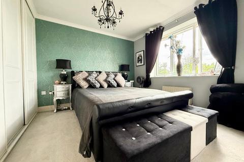 3 bedroom detached house for sale, Bramingham Road, Bramingham, Luton, Bedfordshire, LU3 2DE