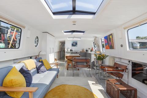 2 bedroom houseboat for sale, London SW3
