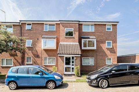 undefined, Aylsham Drive, Ickenham, Uxbridge