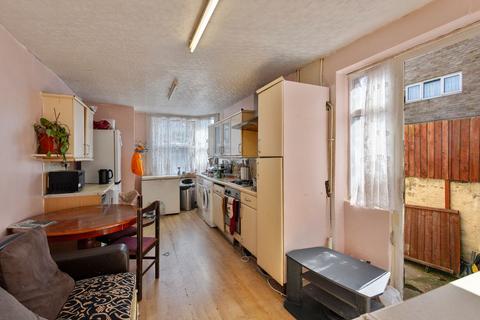 3 bedroom terraced house for sale, Higham Hill Road, London E17