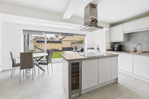 12 Forbes Close, Abbeymead, Gloucester, GL4 5GE