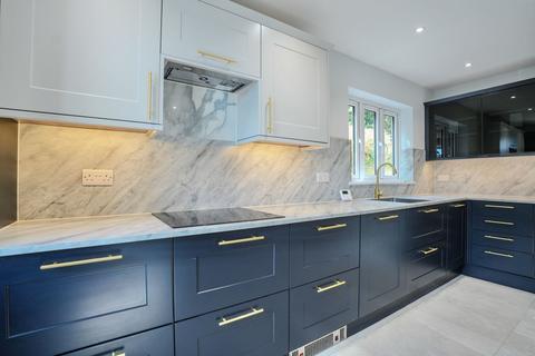 2 bedroom apartment for sale, Abbey Road, East Court, NR26