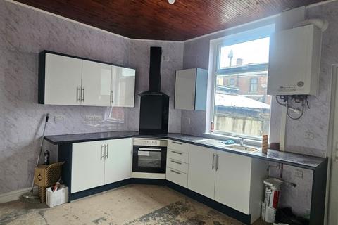 3 bedroom terraced house to rent, Benson Street, Bury BL9