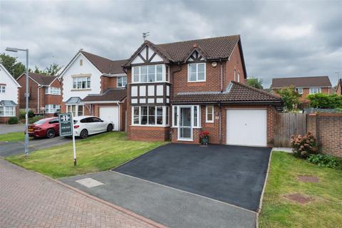 4 bedroom detached house for sale, Carnoustie Close, Winsford CW7