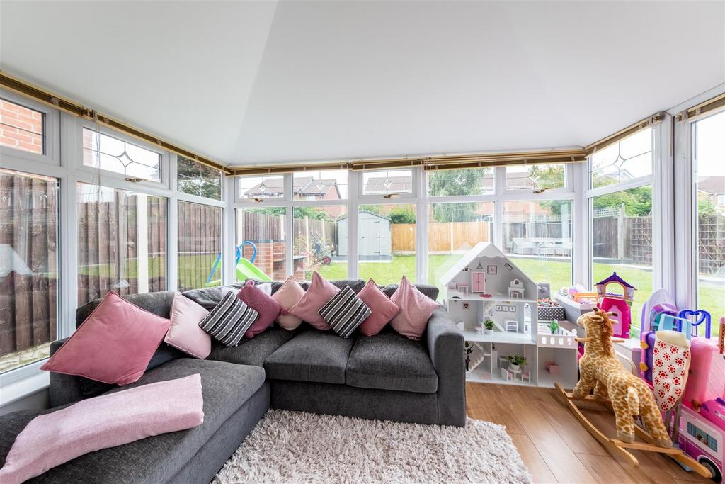 14 Carnoustie Close-011.JPG