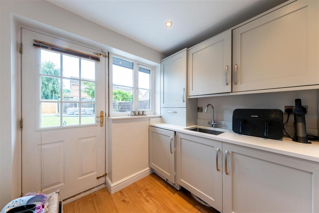 14 Carnoustie Close-015.JPG