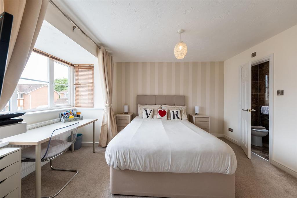 14 Carnoustie Close-021.JPG