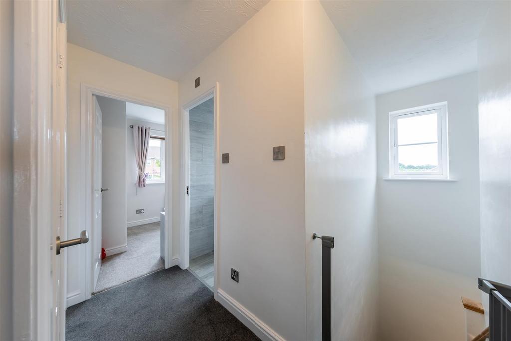 14 Carnoustie Close-031.JPG