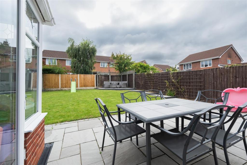 14 Carnoustie Close-033.JPG