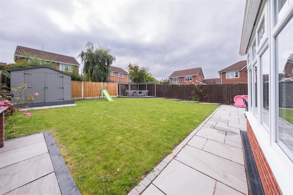 14 Carnoustie Close-034.JPG