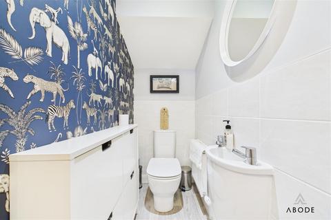 3 bedroom semi-detached house for sale, King Lane, Burton-On-Trent DE13