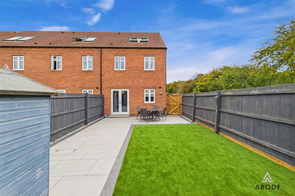 CAM01882 G0-PR0138-STILL024.jpg