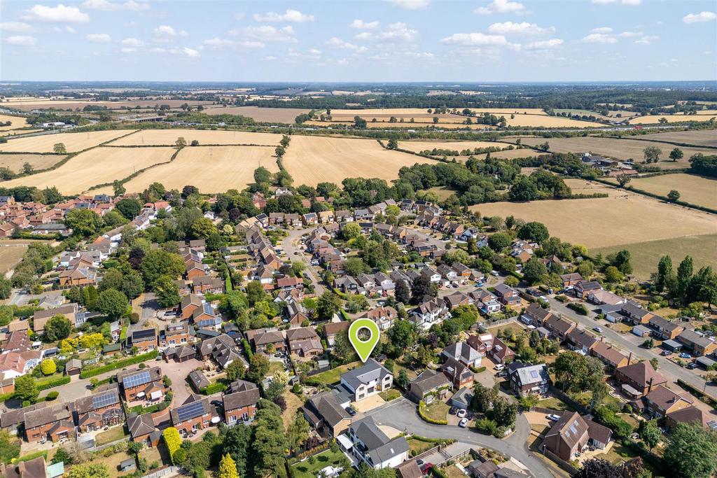 250815 - 4 St Davids Close, Leverstock Green - 65.
