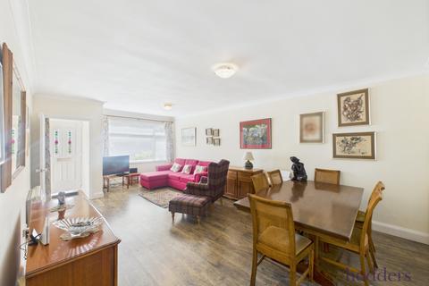 undefined, Frenchaye, Addlestone, Surrey, KT15