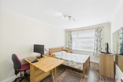 undefined, Frenchaye, Addlestone, Surrey, KT15